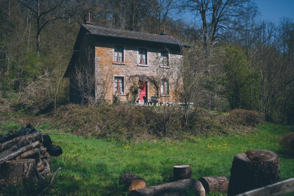 Traditional house next to the Lesse River