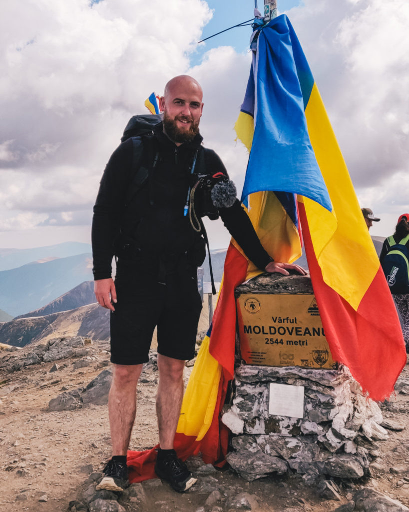 Summit post mount Moldoveanu (2544m)